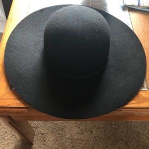 Black floppy oversized fedora